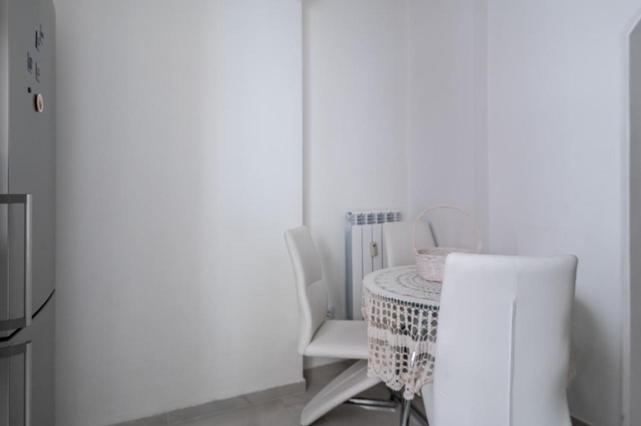 Central 2-Bd Bright Apartment In Sofia By Flat Mаnager מראה חיצוני תמונה